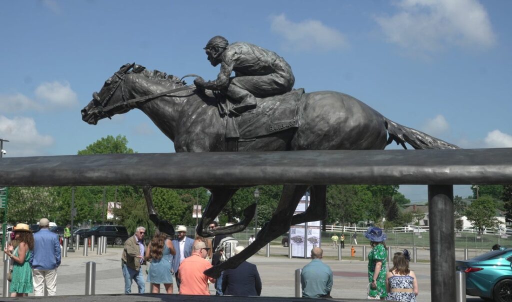 Kentucky Derby favorite Renegade draws the dreaded rail 28809714